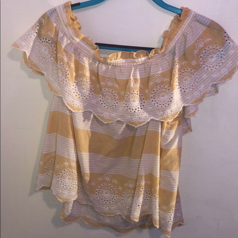 Off shoulder summer shirt